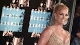 Britney Spears y Elton John estrenan su esperado dueto "Hold Me Closer'