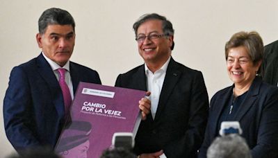 ¿Qué propone cambiar la reforma pensional de Petro en Colombia?