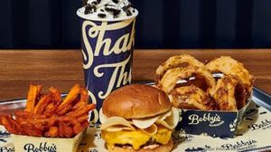 Celeb chef Bobby Flay’s burger restaurant eyes summer opening