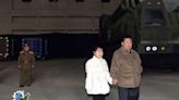 朝昨射洲際導彈 金正恩女兒首現身