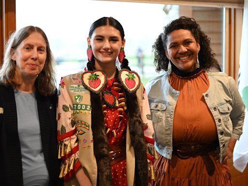 Minnesota teen honored by Girl Scouts of America after saving the lives of her mother and grandmother