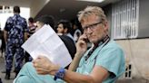 El médico noruego que quiere entrar a Gaza para mostrarles a sus colegas "que no están solos"