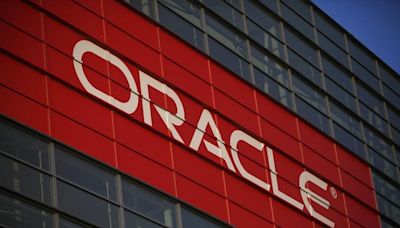 Las acciones de Oracle suben ante las conversaciones sobre un acuerdo de 10.000 millones de dólares con xAI de Elon Musk Por Investing.com