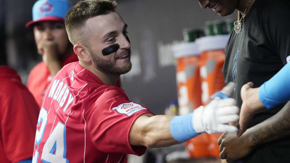 López a triple shy of cycle, Norby drives in 3 and Marlins bounce back with 9-5 win over Phillies