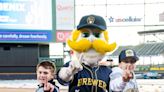 Algoma boy one of three going to Brewers spring training to throw out first pitch Saturday