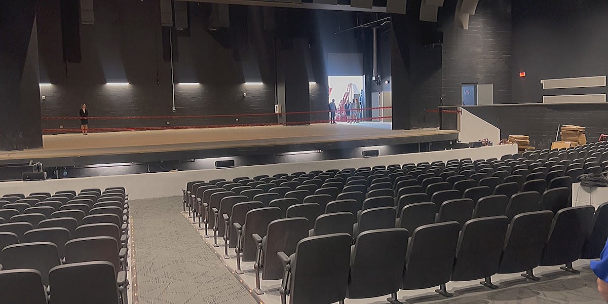 Hoover High School unveils new performing arts center