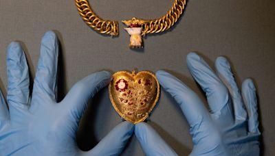 Cafe Owner Uncovers Heart-Shaped Pendant Linked to King Henry VIII in Field: 'Once in a Generation Find'