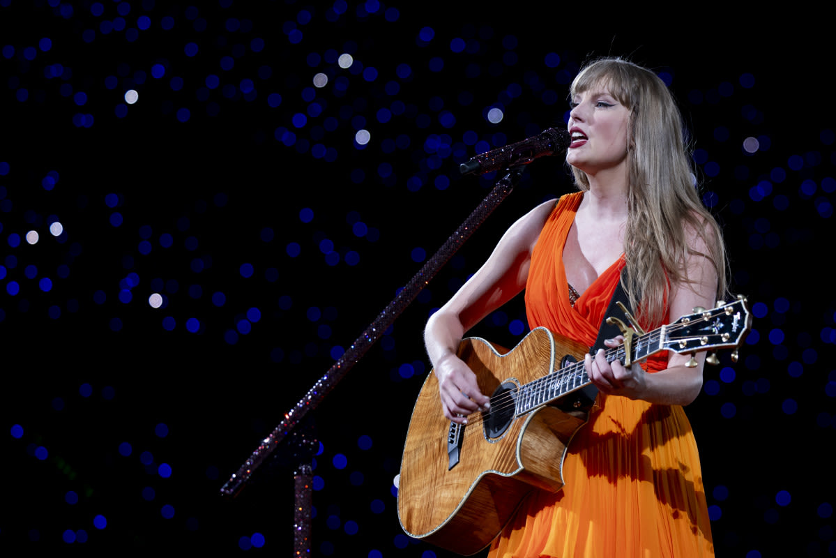 Taylor Swift Fans Lose It Over Eras Tour Lyric Change During Emotional Surprise Song