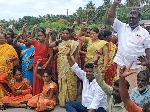 Residents protest opening of Tasmac outlet near Gudiyatham town