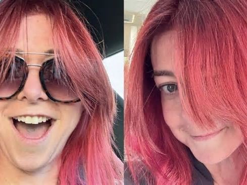 Alyson Hannigan di Buffy compie 50 anni e si tinge i capelli di rosa