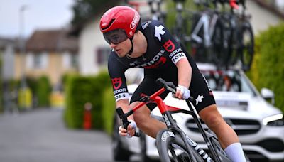 Tour de Romandie: Maikel Zijlaard wins prologue from early start on dry course