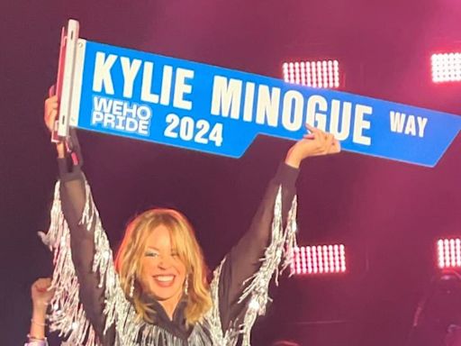 Calls for Melbourne laneway to be named after Kylie and Dannii Minogue