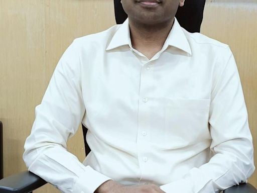 Sibi Adhithya Senthil Kumar takes charge as Cuddalore Collector