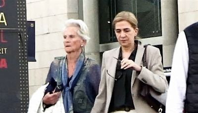 La infanta Cristina y Claire, madre de Iñaki Urdangarin, juntas de la mano: la imagen que demuestra su gran unión