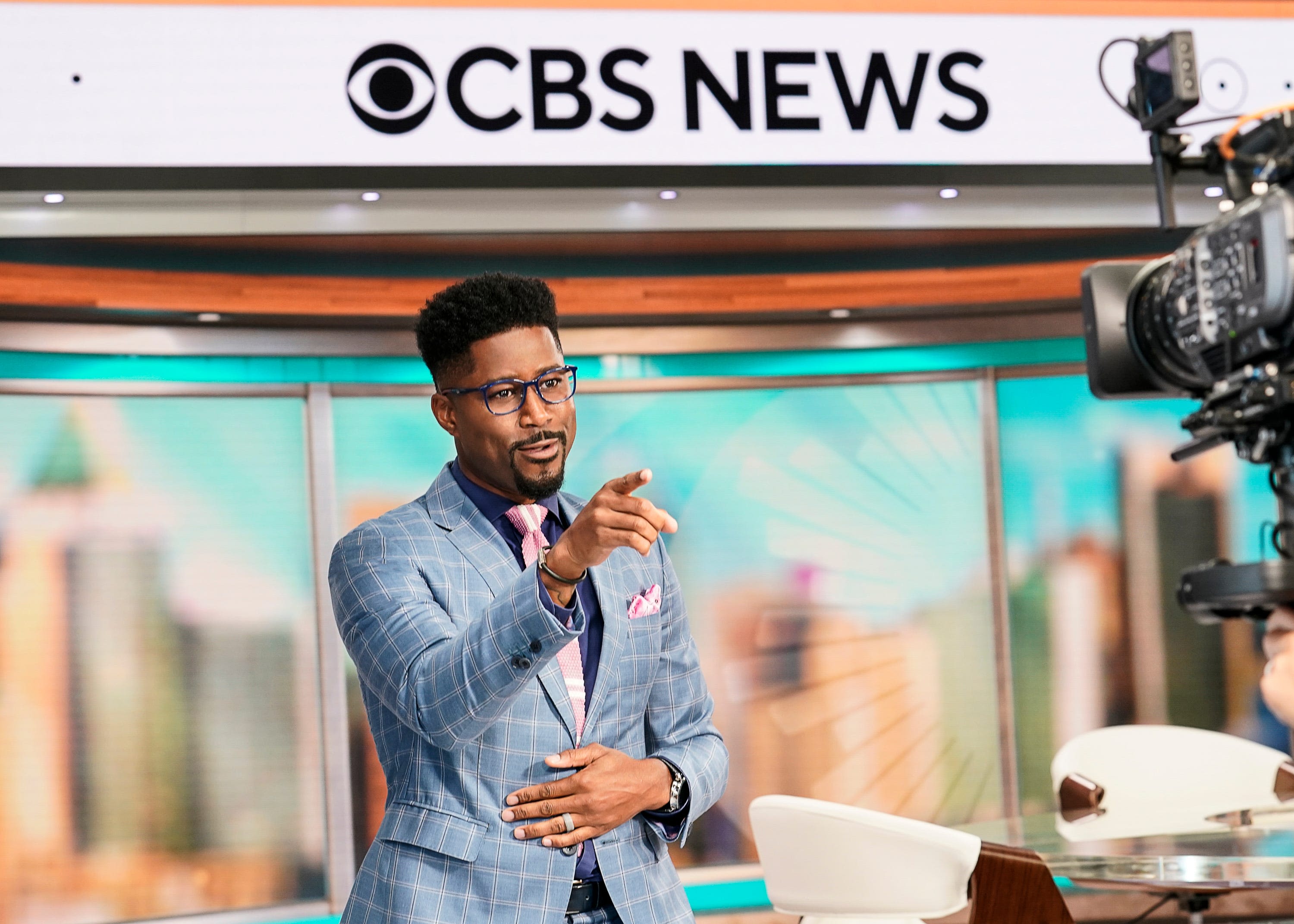 'Take several seats': Former NFL pro Nate Burleson blasts fans upset over Taylor Swift promo vid