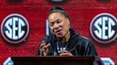 South Carolina women's basketball, Dawn Staley get 2024 commitment from center Adhel Tac