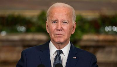 Joe Biden chega à França para celebrar os 80 anos do Dia D
