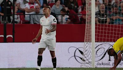 ¿La despedida de Mariano Díaz del Sevilla?: "Gracias, afición"