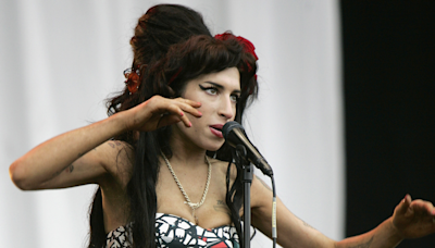 Fact Check: Video Allegedly Shows Amy Winehouse's Last Performance Before Her Death. Here Are the Facts