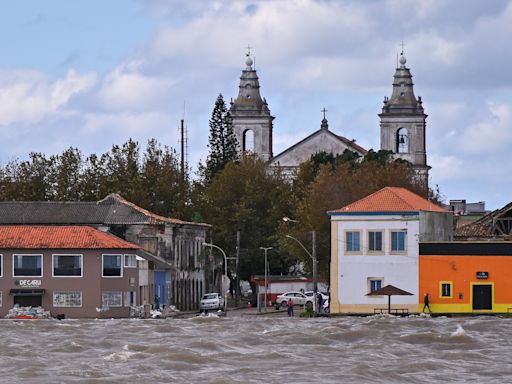 Suben a 152 los muertos por temporales e inundaciones en el sur de Brasil