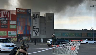 Mindestens zwölf Tote bei Angriff auf Baumarkt in ukrainischer Stadt Charkiw