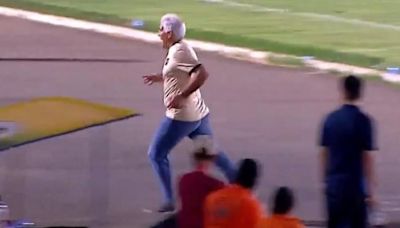 Video: un equipo escondió las pelotas y el técnico rival las tuvo que ir a buscar