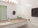 753 N Kings Rd # 106, West Hollywood CA 90069