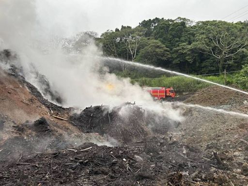 新竹芎林廢木材堆置場大火「狂燒一週」 致嚴重空污將申請高空滅火