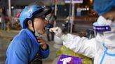 Covid: casi un millón de personas vuelven a quedar confinadas en Wuhan, la ciudad china en la que se cree se originó la pandemia de coronavirus