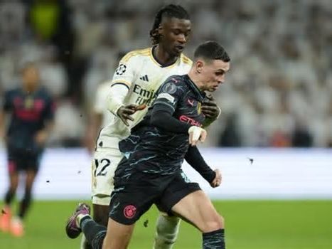 Momento de la lesión de Phil Foden tras una entrada de Camavinga