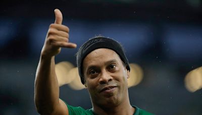 Brazil Floods: Ronaldinho, Cafu Star In Charity Match At Iconic Maracana Stadium - In Pics