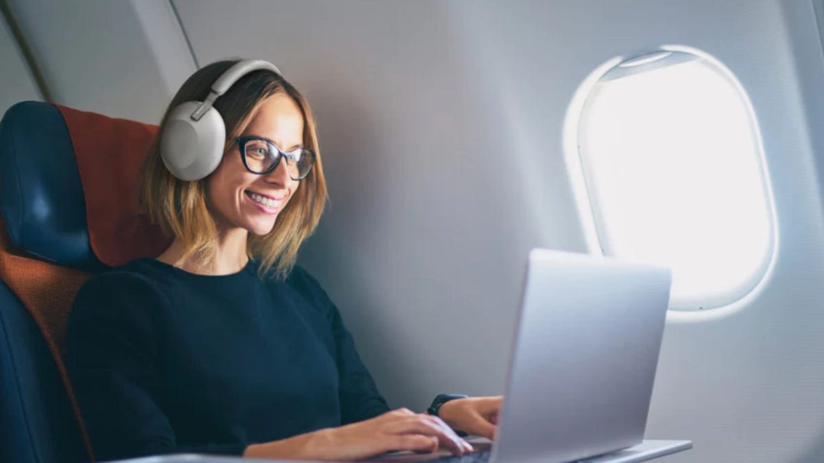 Best Travel Headphones for 2024