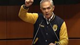 VIDEO Miguel Ángel Mancera se burla de su Goya de la UNAM: “¡Cu, Cu, Pumas!”