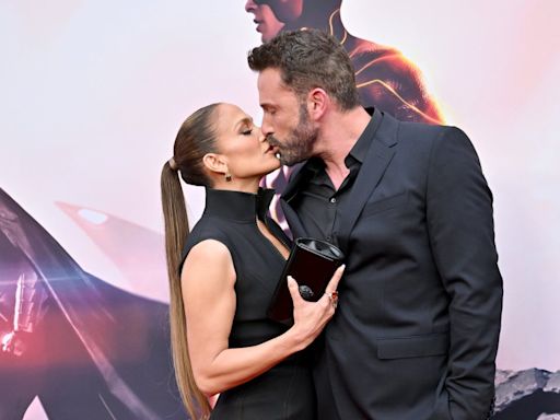 Jennifer Lopez and Ben Affleck 'Not Paying Attention to Outside Hate'