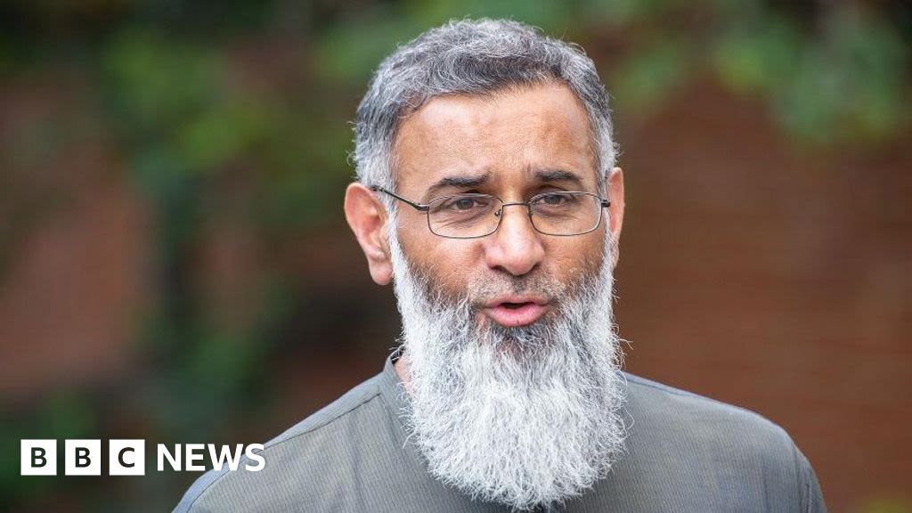 Anjem Choudary: Radical preacher blames 'Kevin Keegan effect' at trial