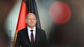 Germany Weighs Copying UK Asylum Plan as Scholz Faces Pressure