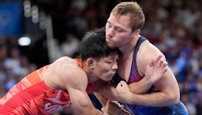 Spencer Lee earns Olympic silver medal in men’s freestyle wrestling