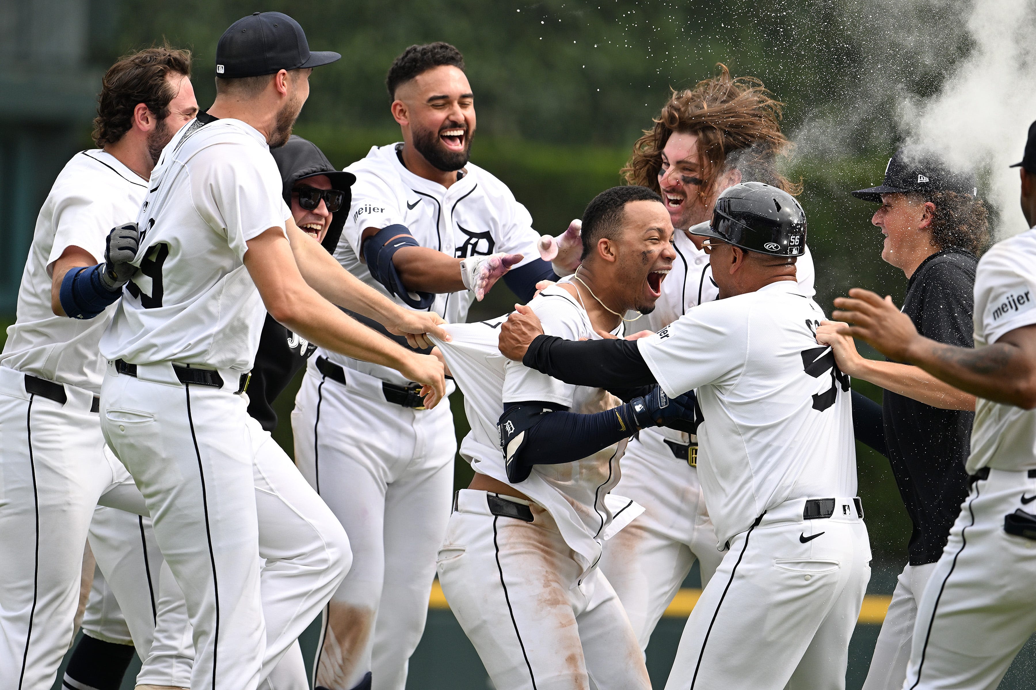 Wenceel Pérez makes up for flub with big bunt in Detroit Tigers' 4-3 win over LA Dodgers