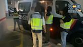 Cinco detenidos por agresiones e insultos a un hombre en el aeropuerto de Málaga