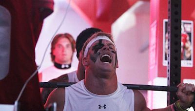 How Wisconsin Football Molds 'Attitude and Mentality' at Squat Fest