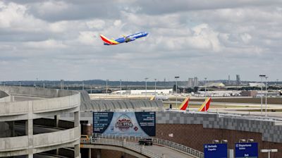 Reader calls for end to bickering over Southwest Airlines at San Antonio airport