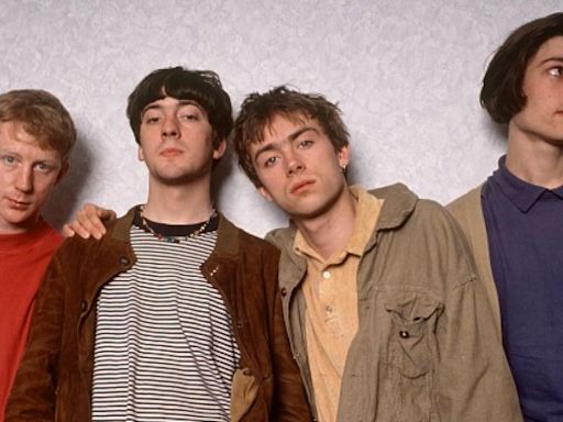 The clear sign that 90s Britpop band will 'make music together again'