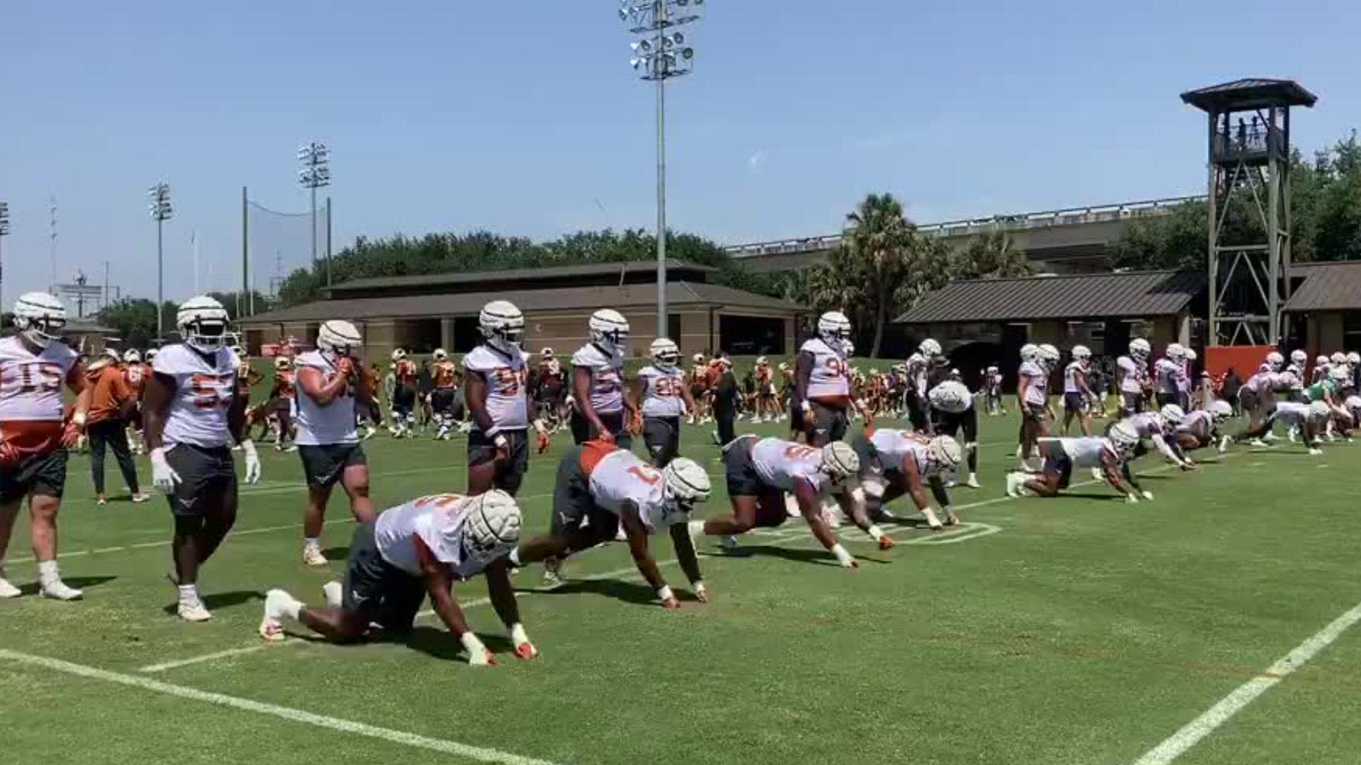 Watch Quinn Ewers and Arch Manning complete passes to receivers at Texas football camp