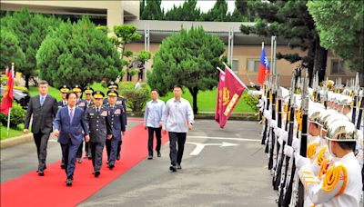 出席警大畢典 賴︰政府和大家站在一起