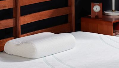 Esta almohada en oferta es la mejor para aliviar el dolor de cuello, según un experto en sueño