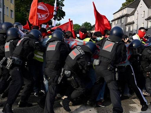 Clashes break out near German far-right conference