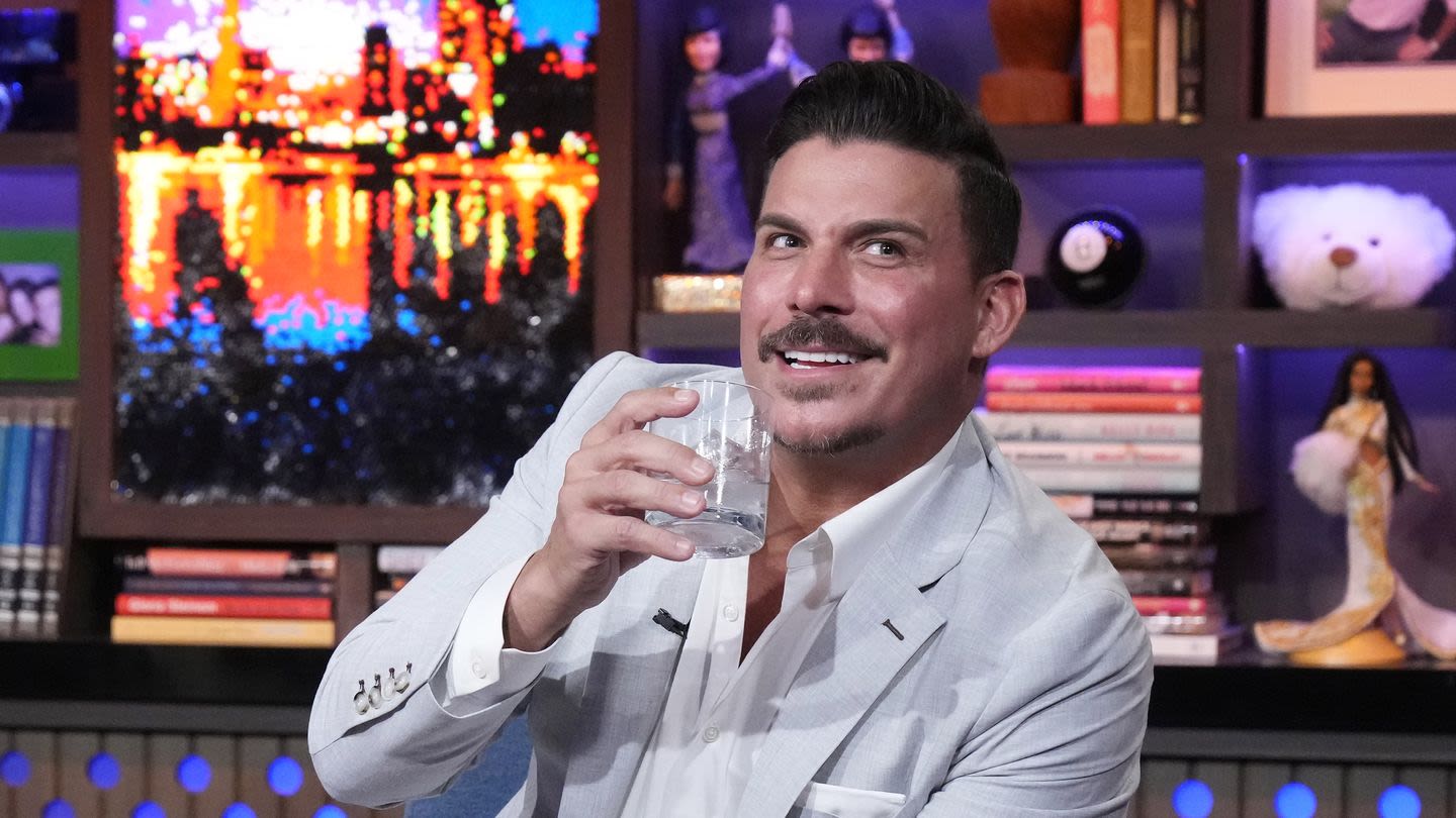 Customers Are Slamming Jax Taylor's Bar For Its 'Barely Edible Food' & 'Horrible Service'