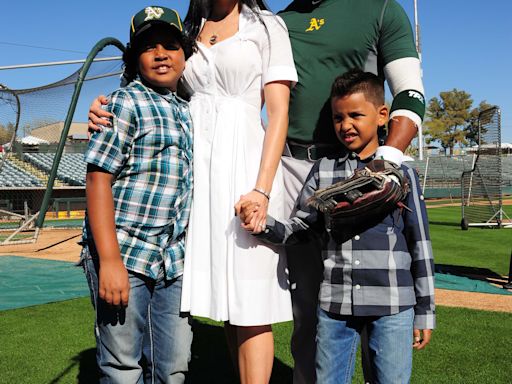 Manny Ramirez a fan of Tennessee baseball, Tony Vitello although son Lucas signs with Angels