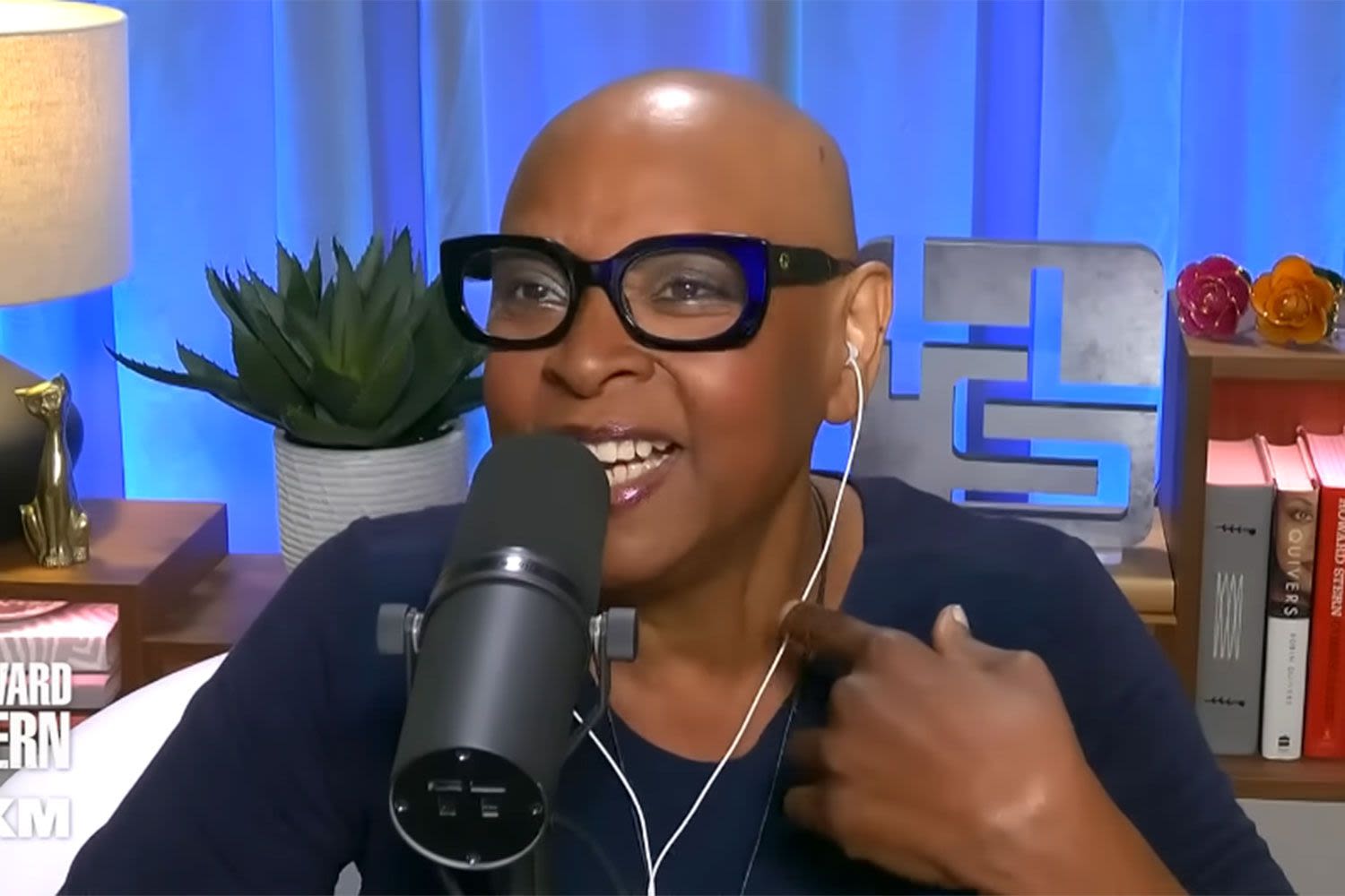 Robin Quivers shows off bald look on 'Stern Show,' talks losing her hair to chemo