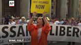 Protesters gather in front of the Pantheon in Rome in support of WikiLeaks founder Julian Assange
